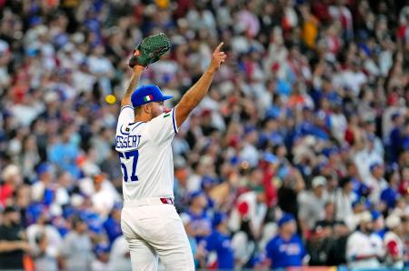 プエルトリコに勝ち喜ぶ、最後を締めたイタリアのワイザート=ヒューストン(共同)