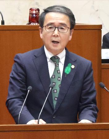 香川県議会で再選出馬を表明する池田豊人知事＝１６日午前