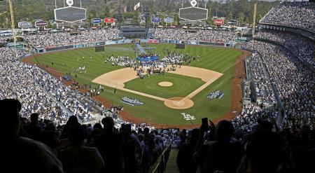 昨年１１月、ドジャースのワールドシリーズ優勝報告会が行われたドジャースタジアム＝ロサンゼルス（共同）