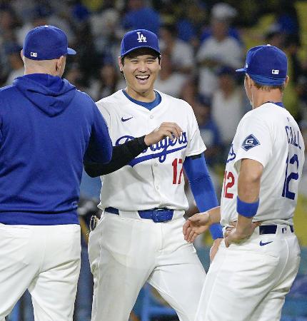笑顔を見せるドジャースの大谷翔平＝２０２５年８月、米ロサンゼルス（共同）