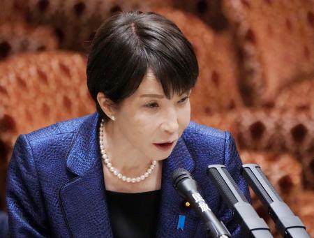 参院予算委で答弁する高市首相＝１８日午前