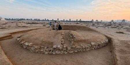 中東バーレーンで栄えたとされる、古代文明「ディルムン」の古墳(アアリ古墳群西考古学プロジェクト提供)