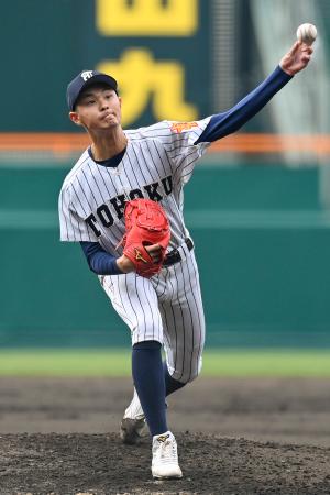 帝京長岡戦に先発した東北・金沢＝甲子園