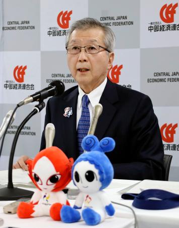 中部経済連合会会長として記者会見する、中部電力の勝野哲会長＝２３日午後、名古屋市