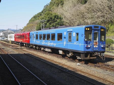 くま川鉄道の車両=2019年3月、熊本県人吉市