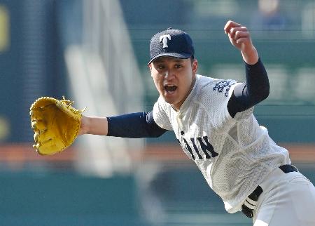 熊本工を完封した大阪桐蔭・川本＝甲子園