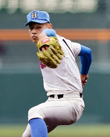 日本文理戦に先発した花咲徳栄・黒川＝甲子園