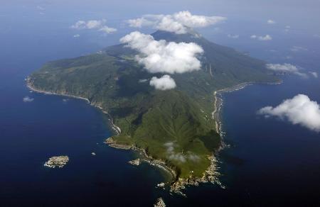 鹿児島県十島村の中之島＝２０２５年７月