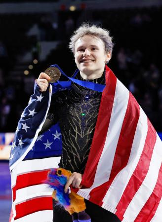 男子で優勝したイリア・マリニン=プラハ(共同)