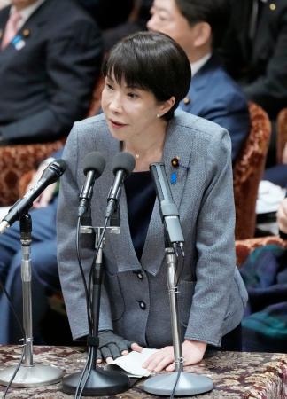 衆院予算委で答弁する高市首相＝３０日午前