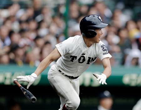 智弁学園―大阪桐蔭　７回表大阪桐蔭２死二、三塁、黒川が左前に２点打を放つ＝甲子園