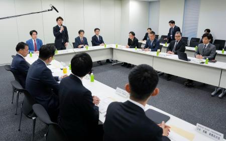 国会内で開かれた選挙運動に関する与野党の協議会=1日午後