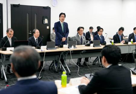 社会保障国民会議の有識者会議＝２日午前、東京都港区