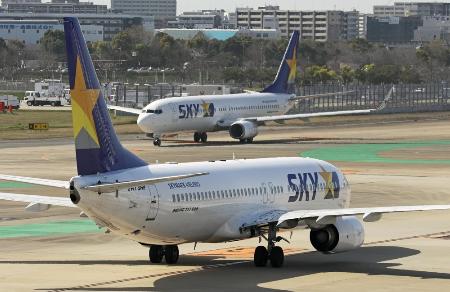 スカイマークの航空機=2024年、福岡空港
