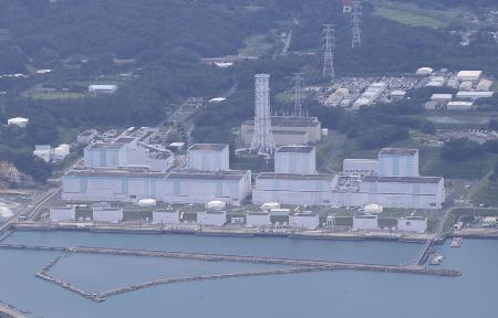 東京電力福島第２原発。左から１号機、２号機、３号機、４号機＝２０２１年