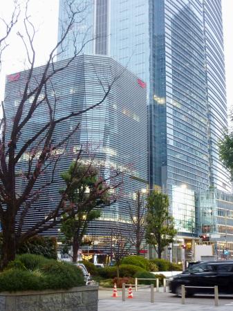 東京駅八重洲口の高層ビル＝東京都中央区
