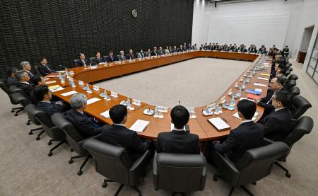 日銀本店で開かれた支店長会議＝６日午前