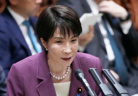 参院予算委の集中審議で答弁する高市首相＝６日午前