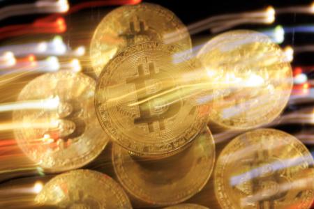 代表的な暗号資産のビットコイン＝２０２４年１月（ゲッティ＝共同）