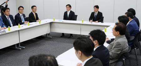 国会内で開かれた「社会保障国民会議」の実務者会議＝８日午後