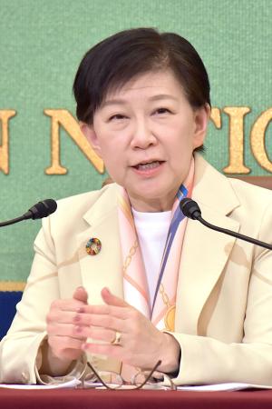 記者会見する国連軍縮担当上級代表の中満泉事務次長＝１０日午後、東京・内幸町の日本記者クラブ