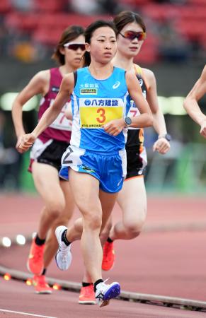 女子10000メートルで5位だった小林香菜=えがお健康スタジアム