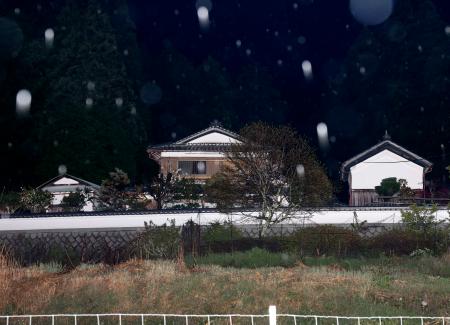 　安達結希さんの自宅＝１５日午後８時２２分、京都府南丹市