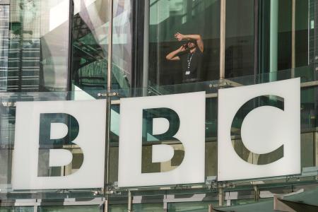 ＢＢＣのロゴ＝２０２５年１１月、ロンドン（ＡＰ＝共同）