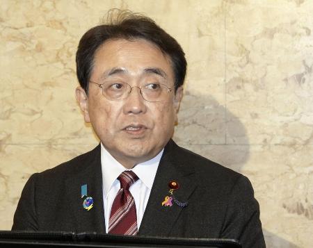 赤沢経産相＝７日、国会
