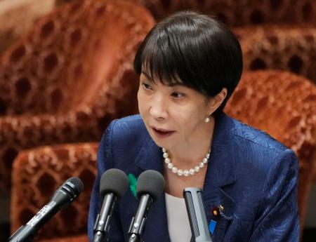 衆院内閣委で答弁する高市首相＝１７日午前