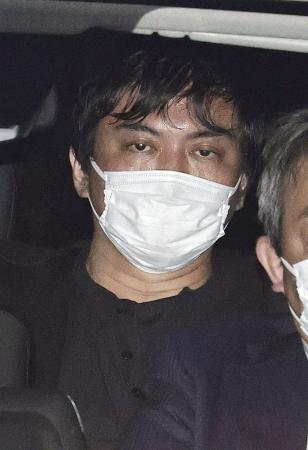 警視庁麻布署に入る水口克也容疑者＝１７日午後