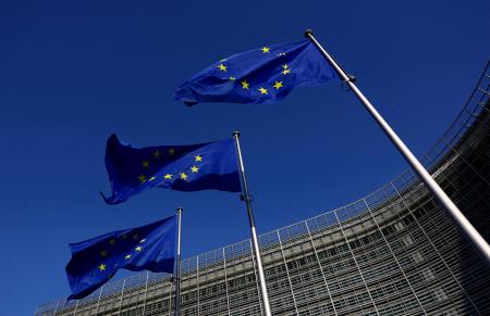 欧州連合（ＥＵ）の旗＝２月、ブリュッセル（ロイター＝共同）