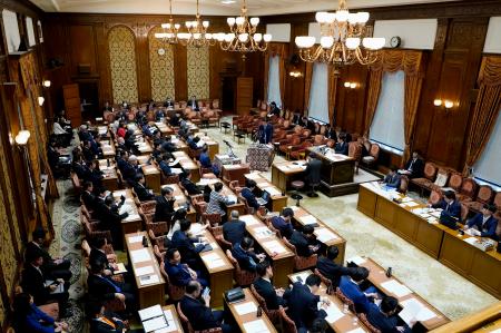 国会内で開かれた衆院内閣、法務、外務、安全保障４委員会の連合審査会＝２２日午前