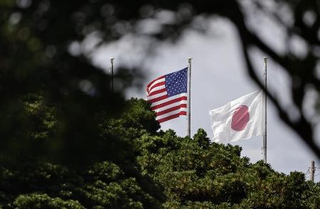 　日の丸と星条旗