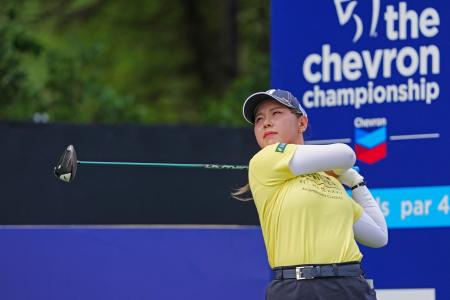 第１ラウンド、４アンダーで４位の吉田優利＝メモリアルパーク・コース（共同）