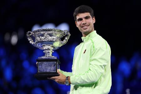 　テニスの全豪オープンで優勝したカルロス・アルカラス＝２月、メルボルン（ゲッティ＝共同）