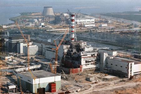 　１９８６年８月に撮影されたチョルノービリ原発（タス＝共同）