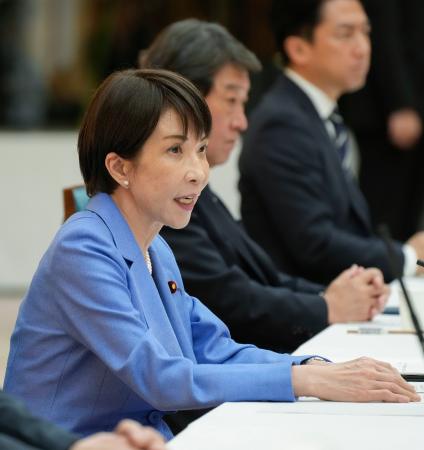 国家安全保障戦略など安保関連３文書の改定に向けた有識者会議の初会合で発言する高市首相＝２７日午後、首相官邸