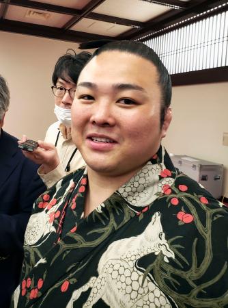力士会に出席した炎鵬＝２８日、両国国技館