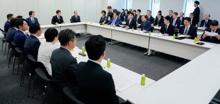 国会で開かれた「社会保障国民会議」の実務者会議＝２８日午後