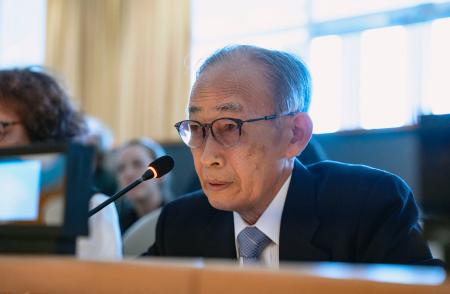 １日、米ニューヨークの国連本部で開催中のＮＰＴ再検討会議、ＮＧＯセッションで演説する被団協事務局長の浜住治郎さん（共同）