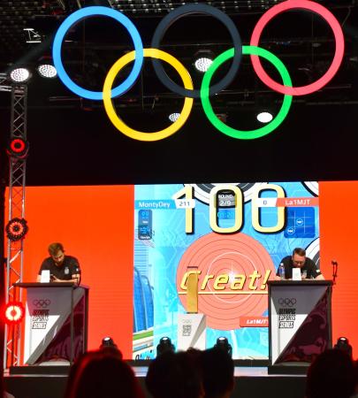 「オリンピック・eスポーツ・シリーズ」のアーチェリー競技=2023年6月、シンガポール(共同)