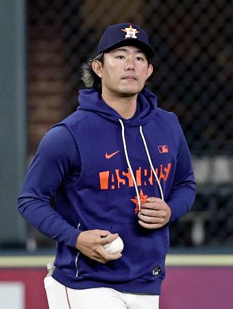 調整するアストロズ・今井=ヒューストン(共同)