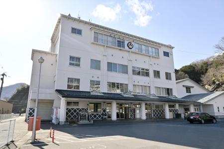　岩手県大槌町役場＝２０２２年３月