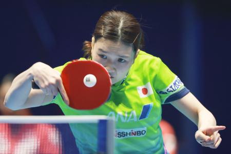 女子準々決勝のウクライナ戦でプレーする橋本帆乃香＝ロンドン（共同）