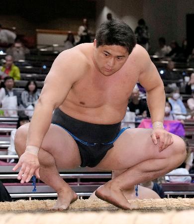 初土俵で白星を挙げた大森＝両国国技館