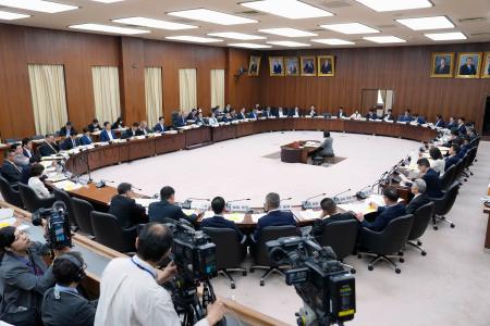 衆院憲法審査会＝１４日午前