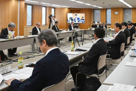 静岡県庁で開かれたリニアの環境保全策を確認する国交省の有識者会議＝１５日午後