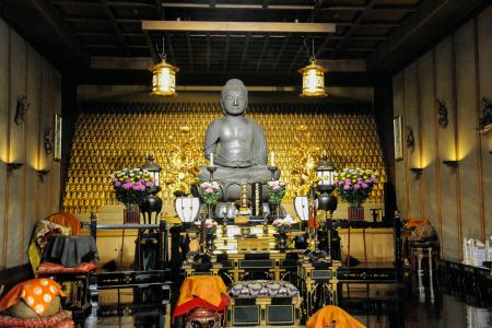 回向院の阿弥陀如来像＝東京都墨田区