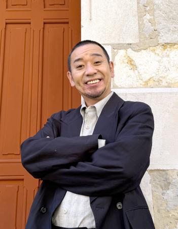 取材に応じる大悟=フランス・カンヌ(共同)